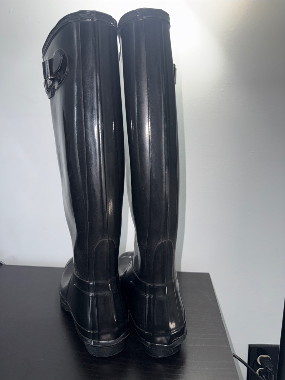 Hunter Tall Gloss Rain Boots - Black with Red Logo - Picture 5 of 14